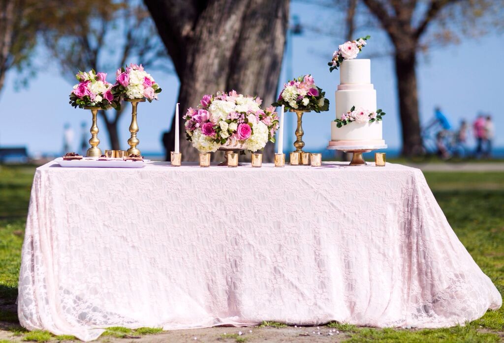 rose and gold wedding table outdoors