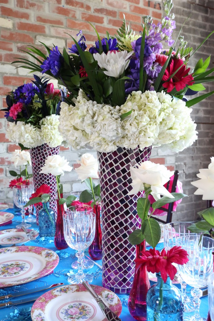 blue and pink tablescape