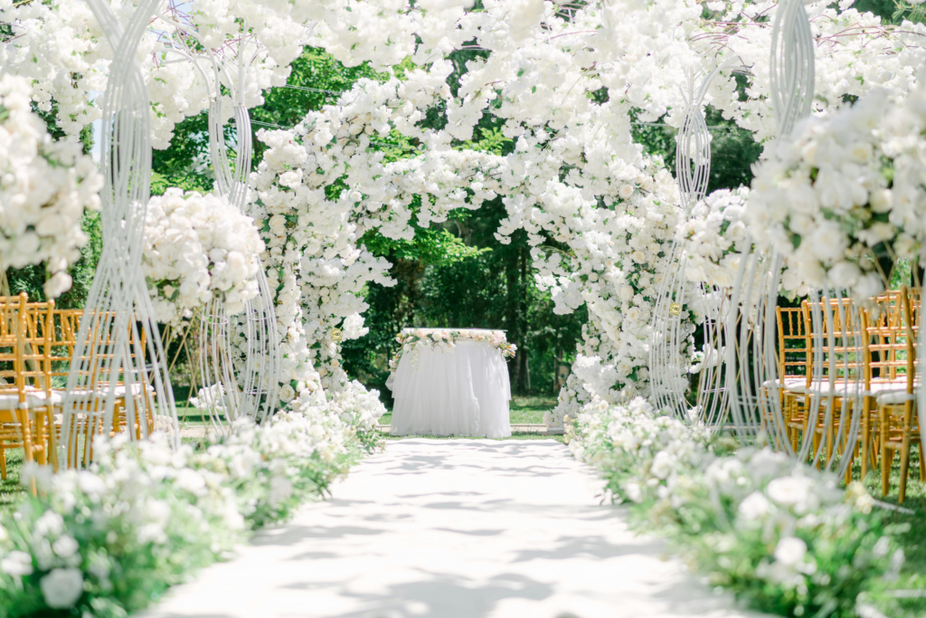 luxury outdoor wedding ceremony