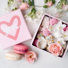 Wedding Client Welcome present. Flowers and macarons in a box
